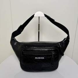 Picture of Balenciaga Handbags _SKUfw219657826fw